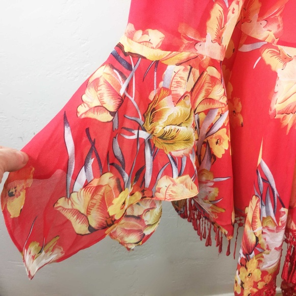 Red Floral Plus Size Kimono Tassels Sharkbite Hem - Picture 5 of 8